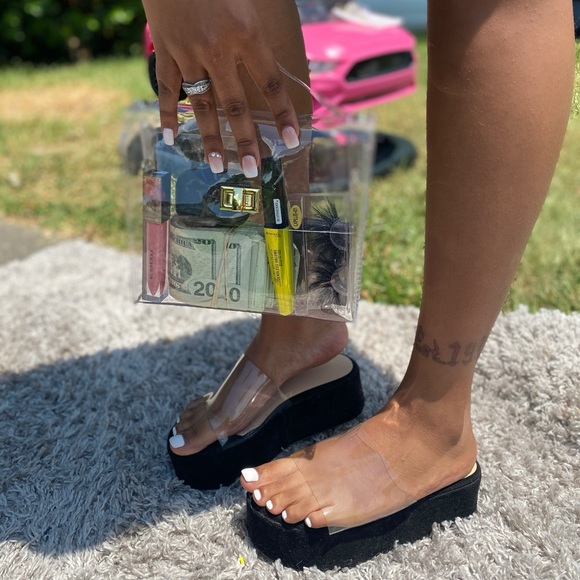 Platform sandals with clear strap - Picture 2 of 3